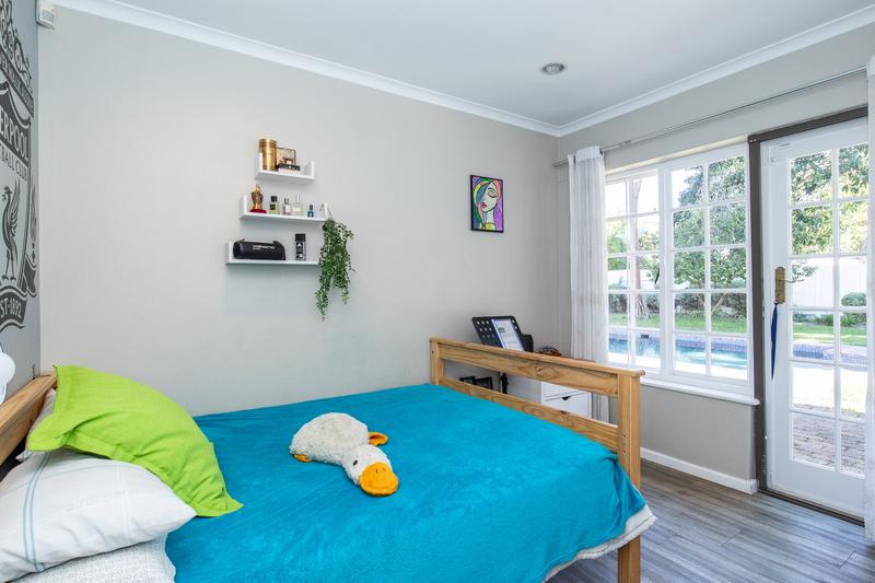 4 Bedroom Property for Sale in Constantia Western Cape